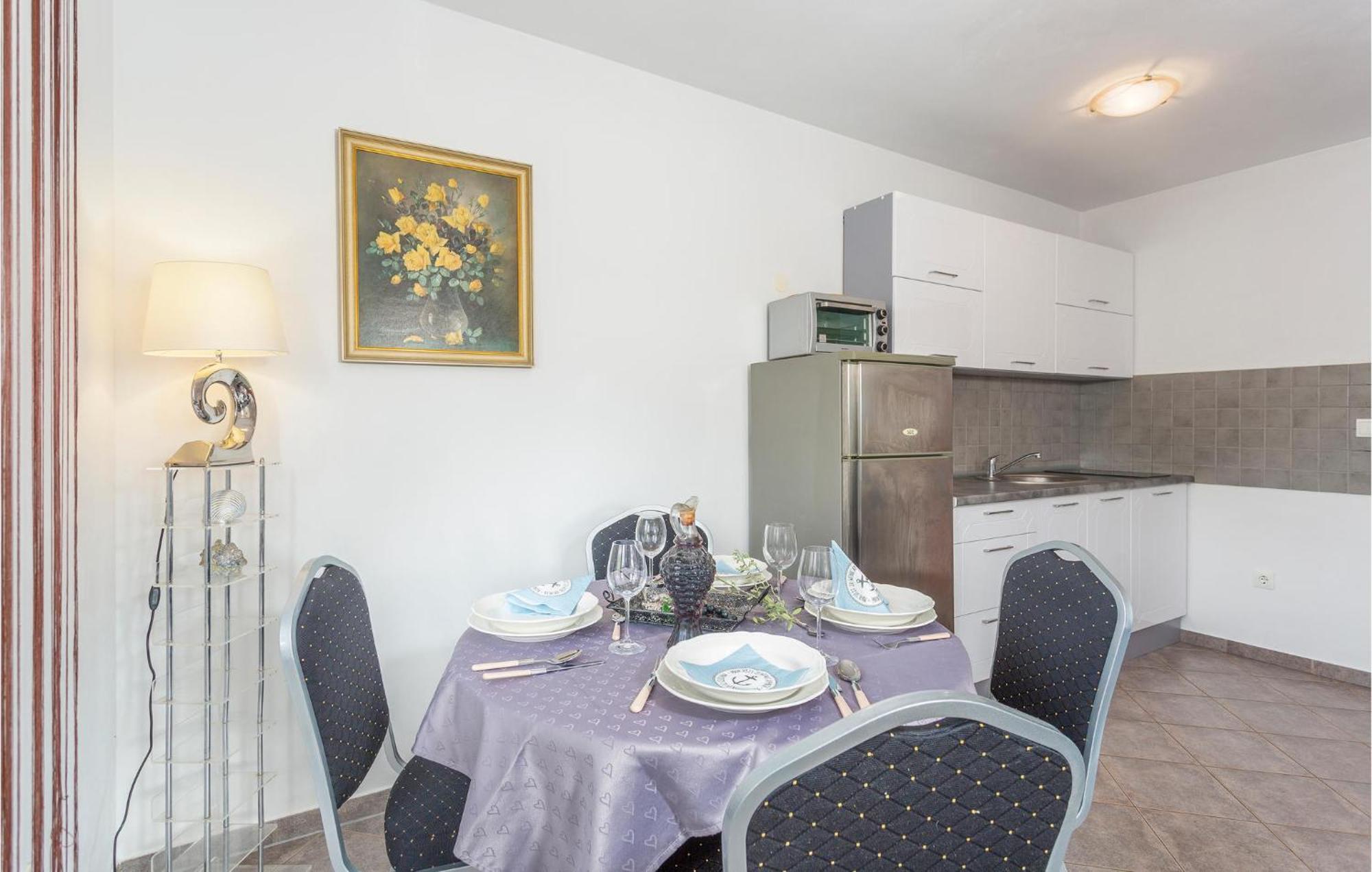 Nice Apartment In Sveti Vid-Miholjice Luaran gambar